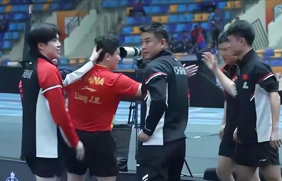 包含奥地利乒乓球队绝杀比利时乒乓球队，王皓惊艳世界的词条