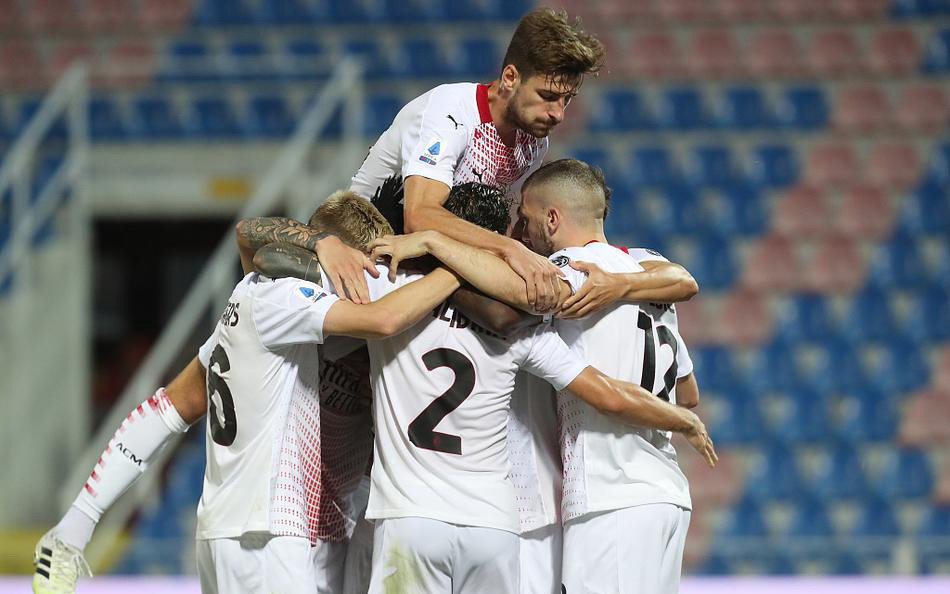 包含莱比锡红牛翻盘AC米兰，伊布关键制胜的词条