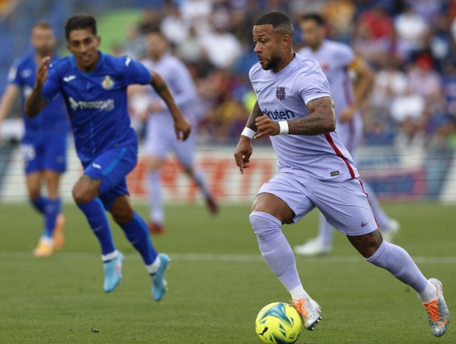 包含加维论证客场获胜，保级形势稍有缓解的词条