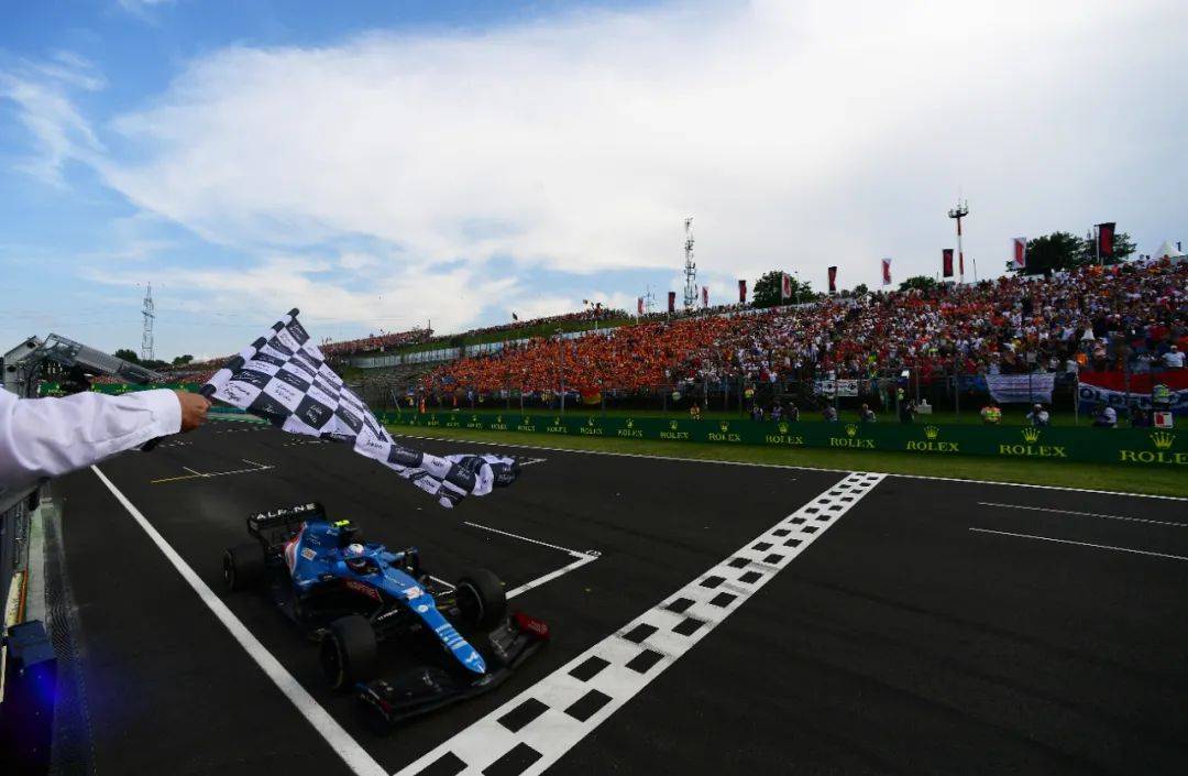 包含哈斯车队力克梅赛德斯，周冠宇扛起全队的词条