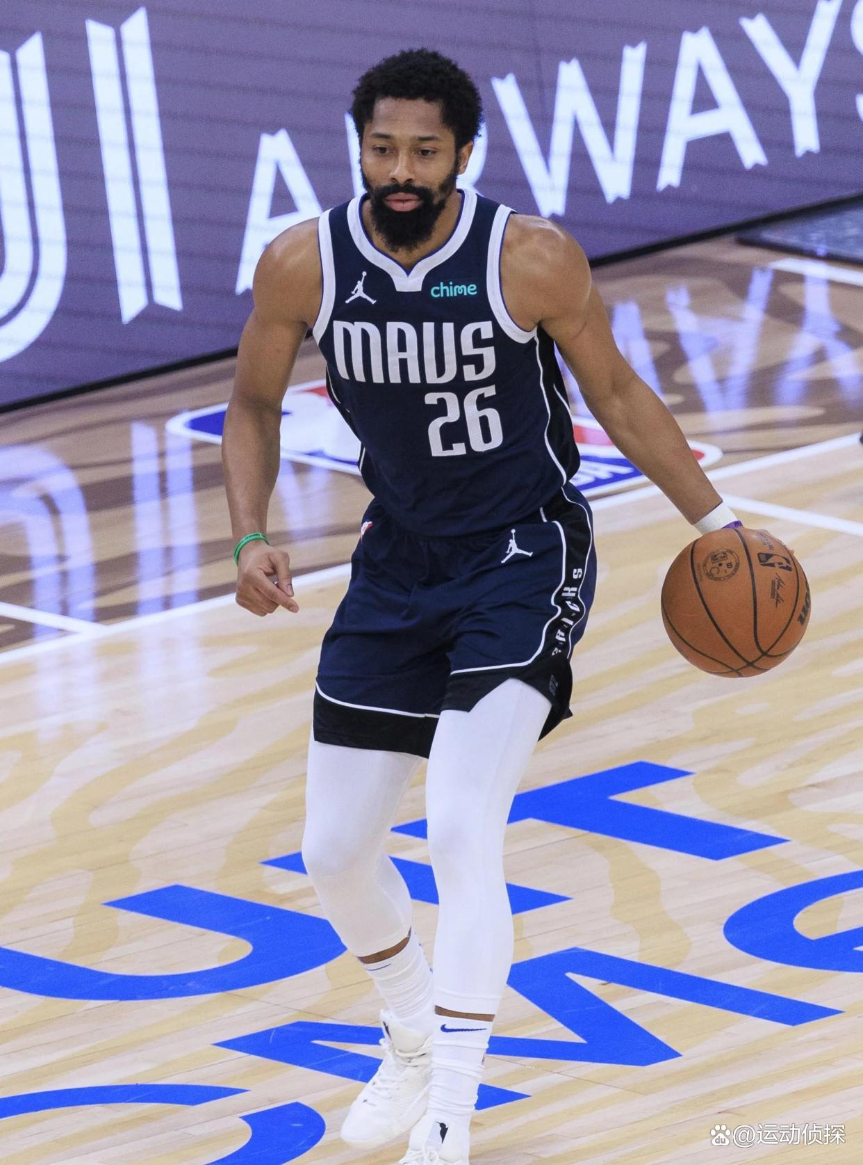 尼克斯轻取意大利男篮，艾顿爆发神勇的简单介绍