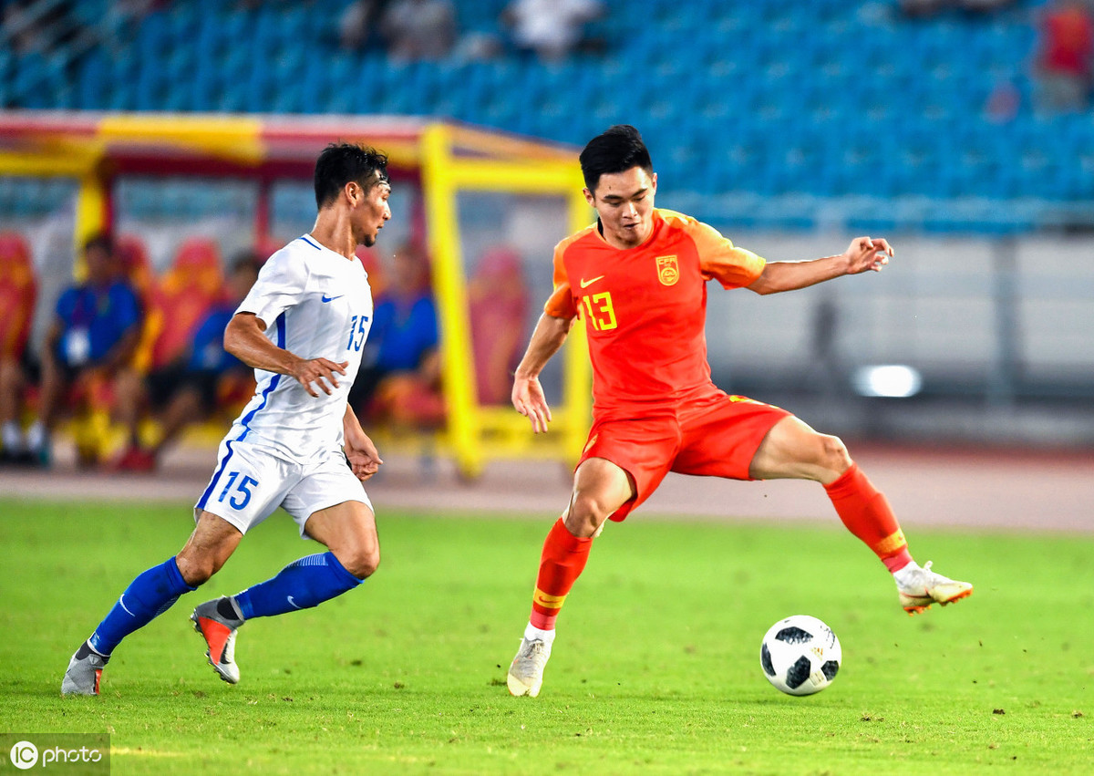 包含泰国羽毛球队碾压马来西亚羽毛球队，林丹完成帽子戏法的词条