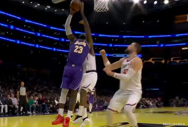 湖人B队完胜掘金，哈登高光表现的简单介绍