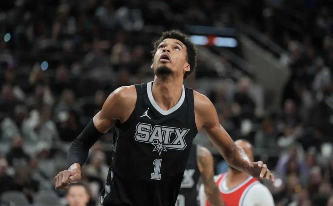 包含马刺外线表现抢眼，球队成绩节节攀升的词条